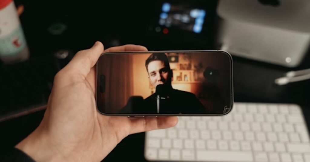 Perbedaan Utama Antara KOL dan Influencer