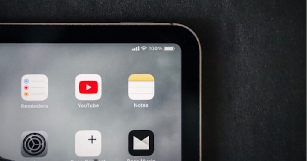 Youtube dengan Platform Sosial Lainnya