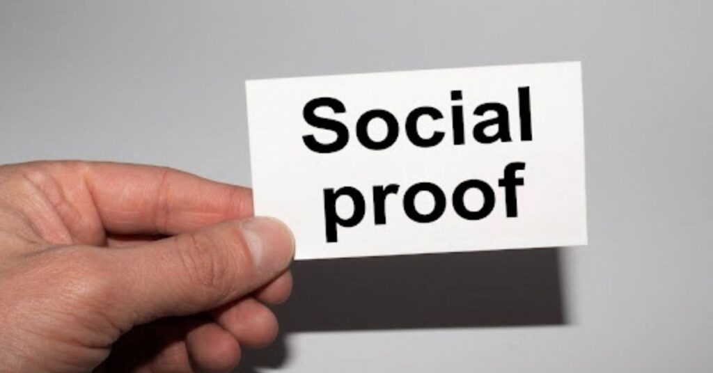 contoh social proof melalui sosial media