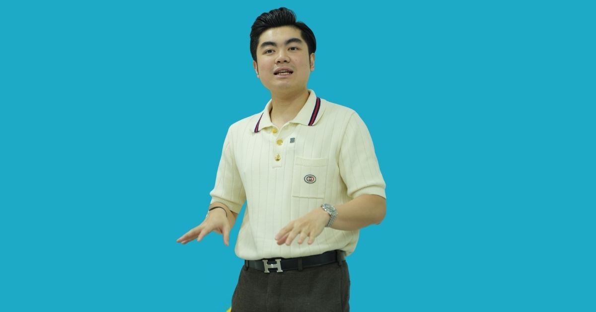 mengelola konten perusahaan sesuai brand guideline